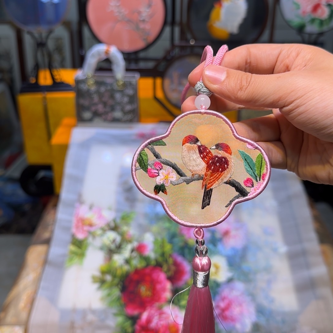 刺绣刺绣工艺精湛