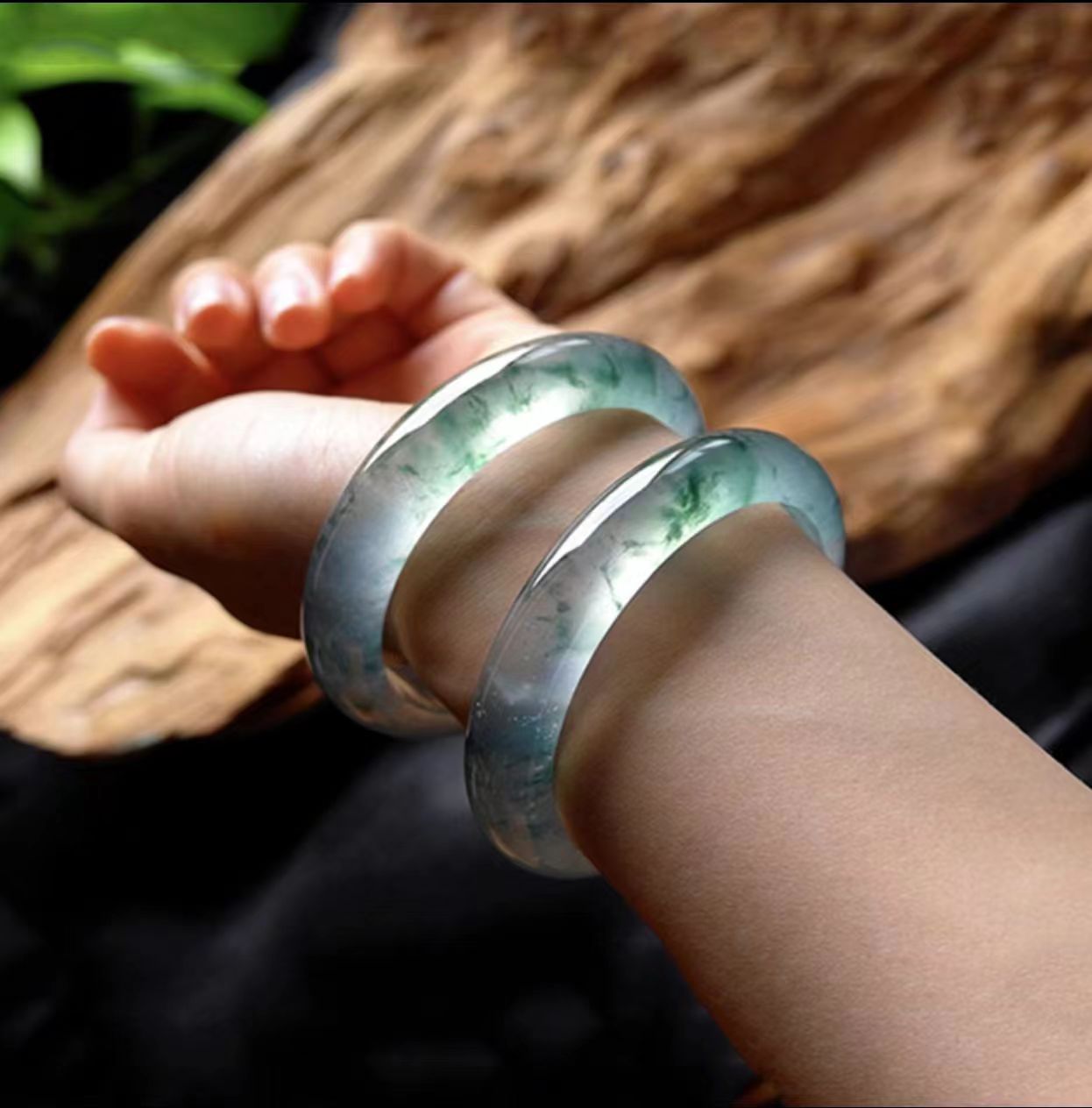 冰飘花天然翡翠手镯