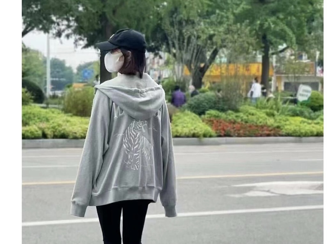 不支持退换43079秋冬时髦百搭显瘦中长款卫衣式休闲减龄外套