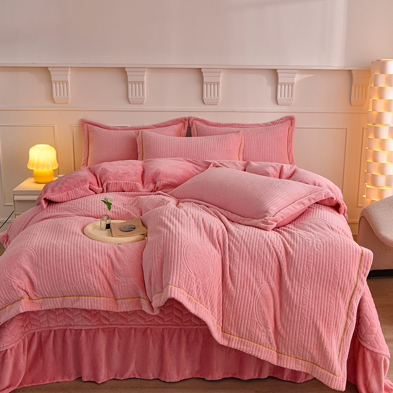 立体雕花牛奶绒床盖四件套双面绒加绒加厚夹棉床裙毛绒绒被珊瑚绒