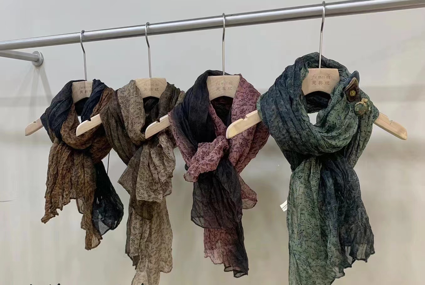 新款时尚百搭花色围巾