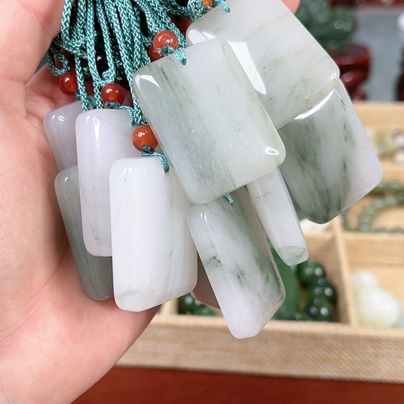 【闪购商品】石英质玉颈饰合金