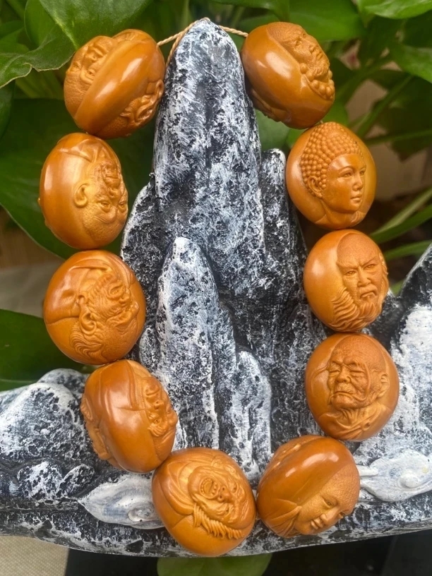 藏越，2.3双面十八罗汉橄榄核雕手串
