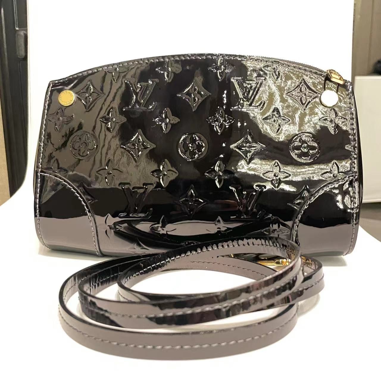 95新 LouisVuitton/路易威登 黑色漆皮单肩包