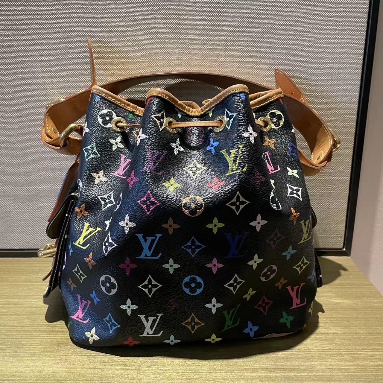 95新 LouisVuitton/路易威登 黑三彩 水桶包