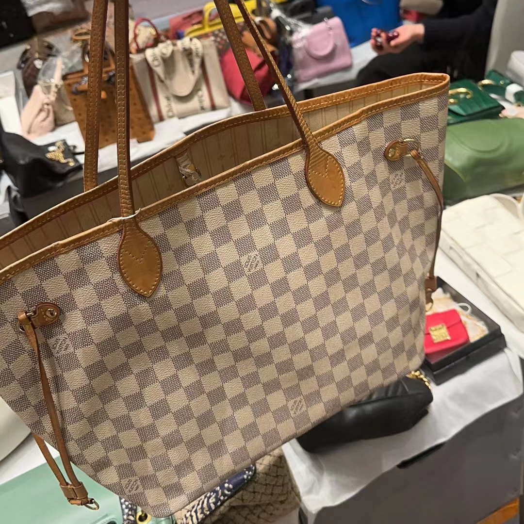 95新 LouisVuitton/路易威登 白棋盘格