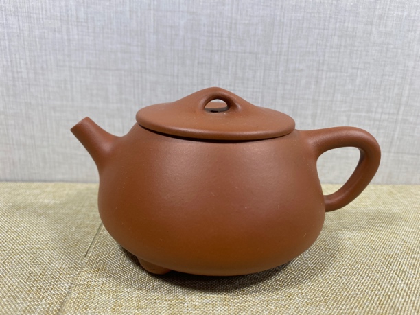 夏老师作品黄龙山原矿朱泥石瓢壶