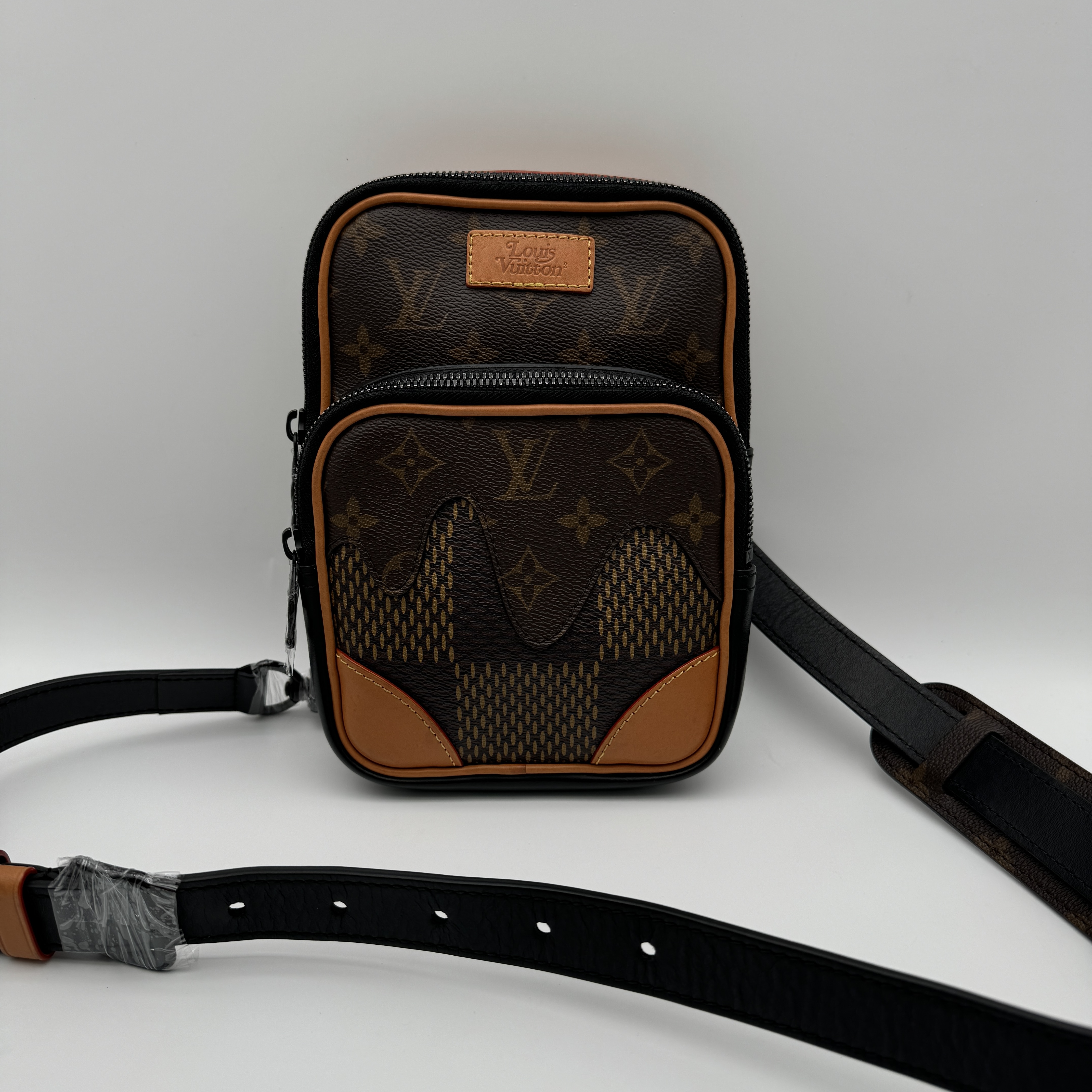 95新 LouisVuitton/路易威登 98新Nigo联名款竖版相机包时尚1476