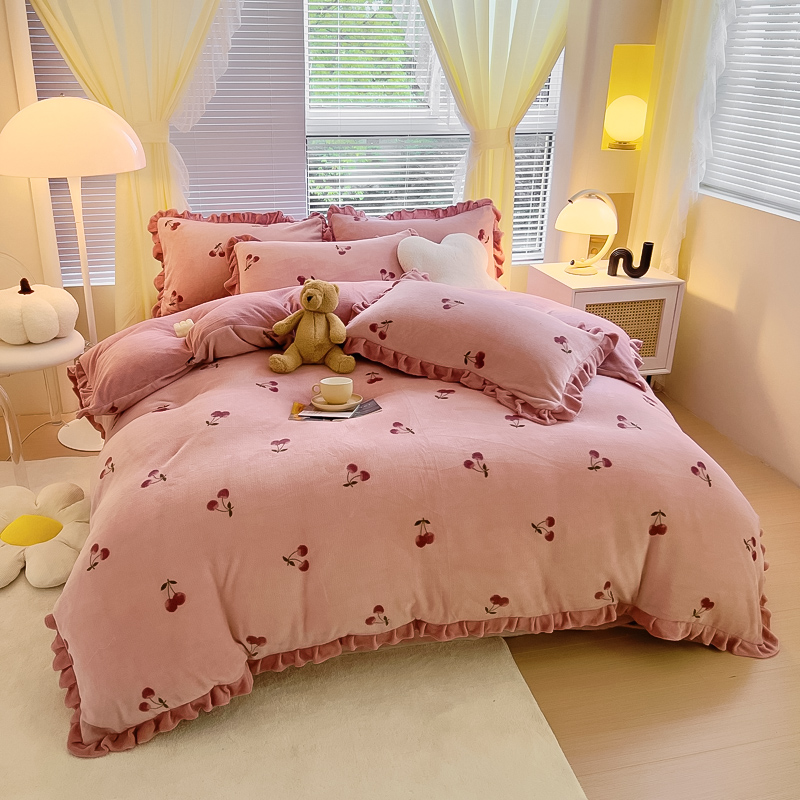 秋冬加厚小樱桃牛奶绒高克重四件套公主风加绒四件套