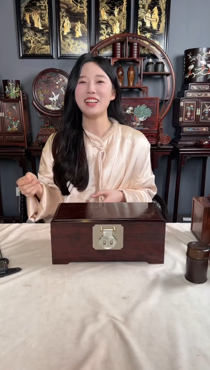 【闪购商品】紫檀木类成套家具珠宝箱