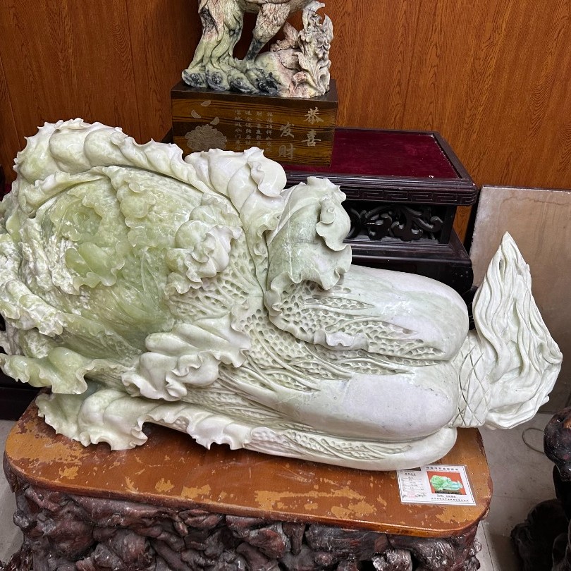 天然岫  玉 摆件