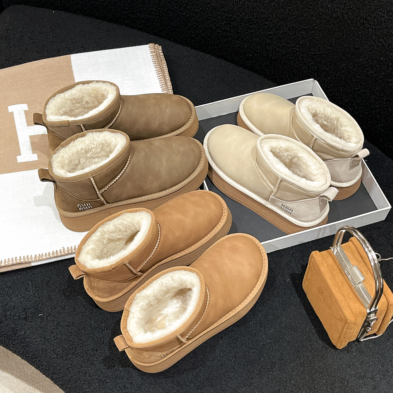 一脚蹬厚底防滑加绒保暖雪地靴女2024冬季新款外穿时尚百搭短筒靴