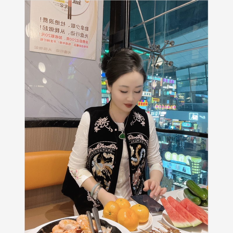 时弟新中式国风重工刺绣女马夹冬季盘扣纯色秋冬款民族风刺绣马甲