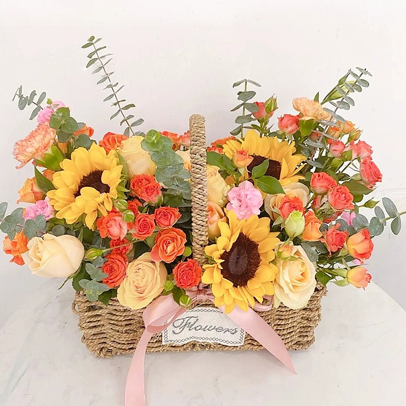 【美好祝福】花篮3朵向日葵8朵香槟玫瑰生日礼物花束全国订购同城配送花店鲜花小时达