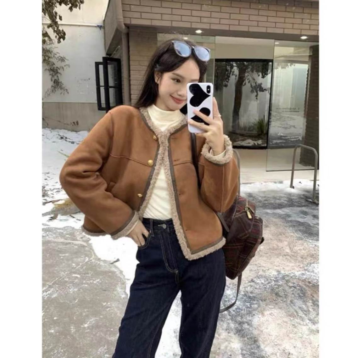 ZX9919皮毛一体外套冬季新款女装韩版小个子短款加绒圆领上衣