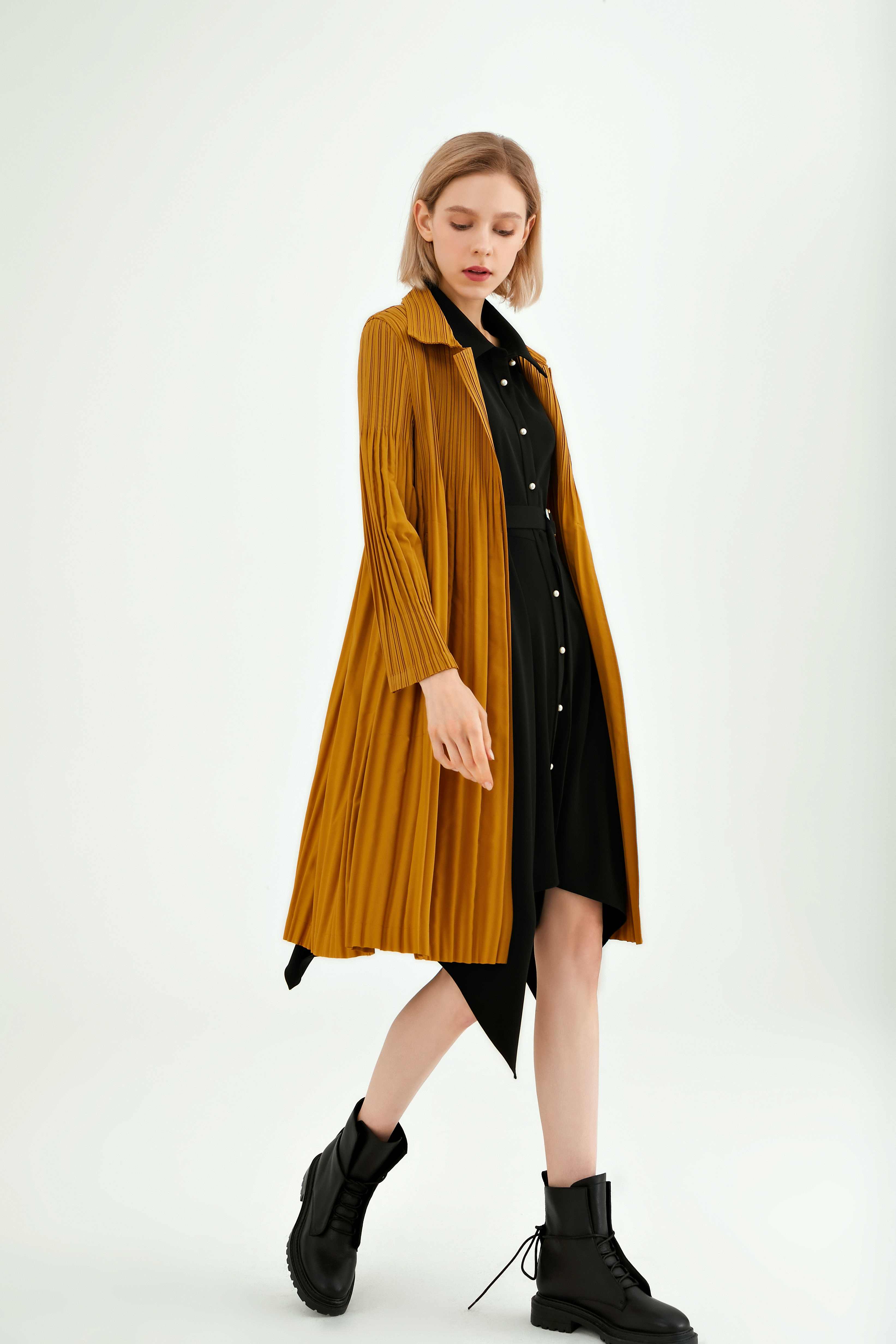 双排扣长袖秋简约设计感三宅褶皱宽松休闲通勤薄款风衣8024