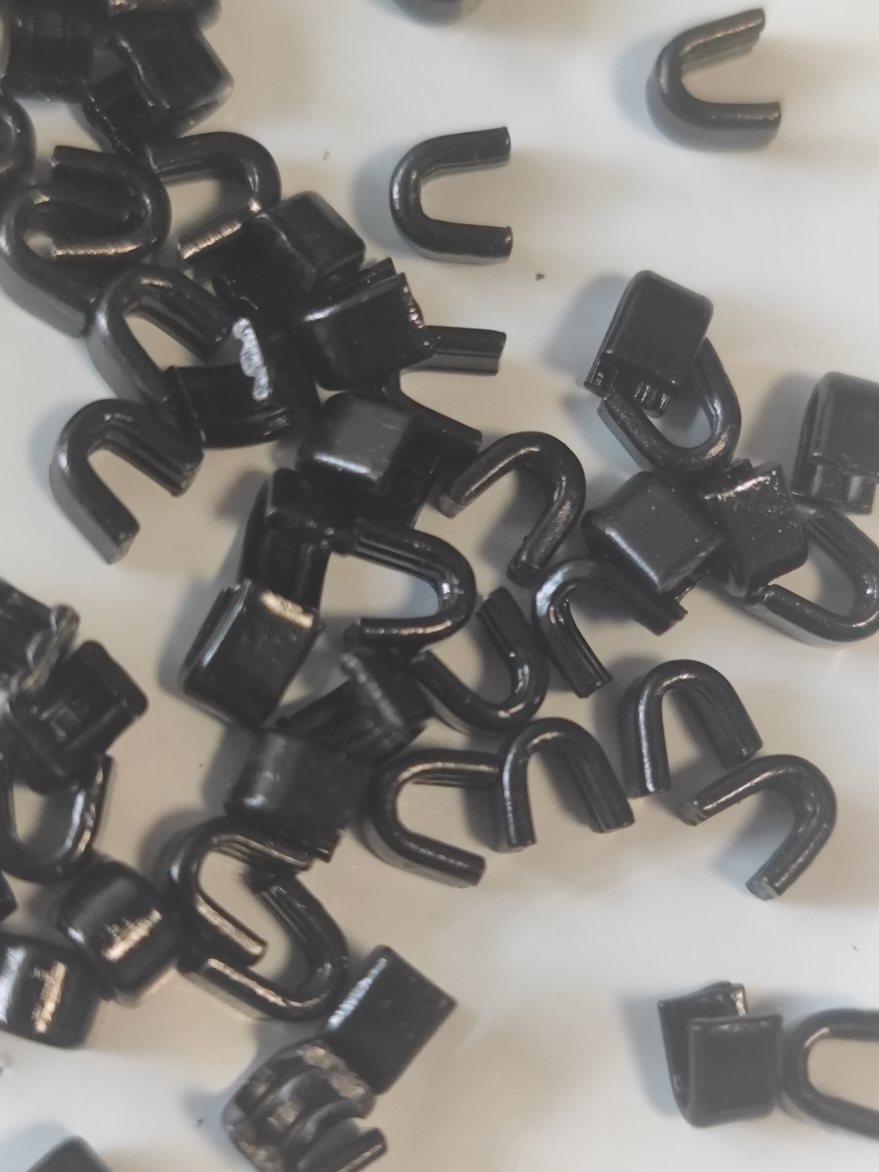 8号拉链前止，大号堵头，黑色，一包200多个，黑漆加厚前止