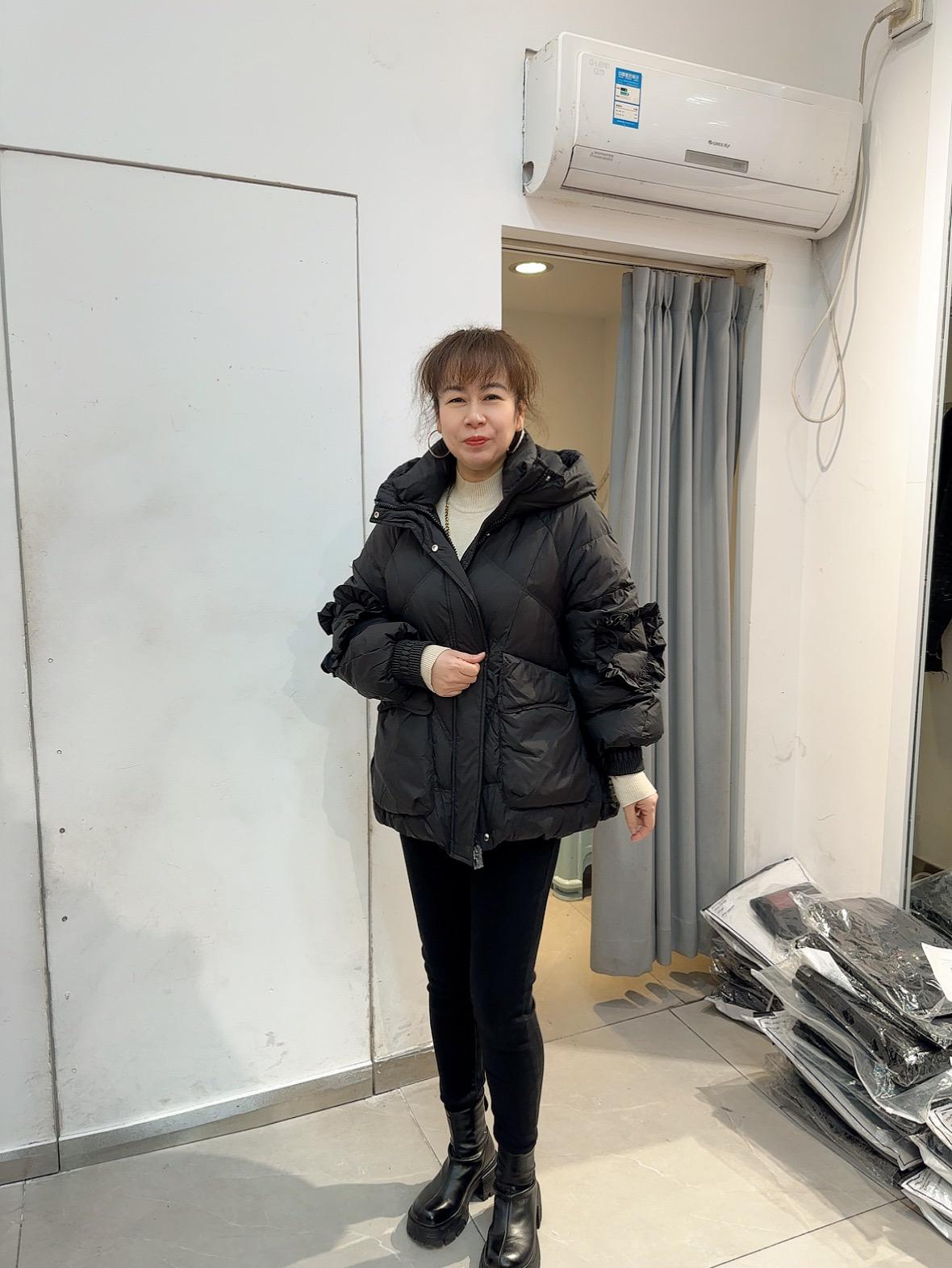 荷叶边女士短款羽绒服1002