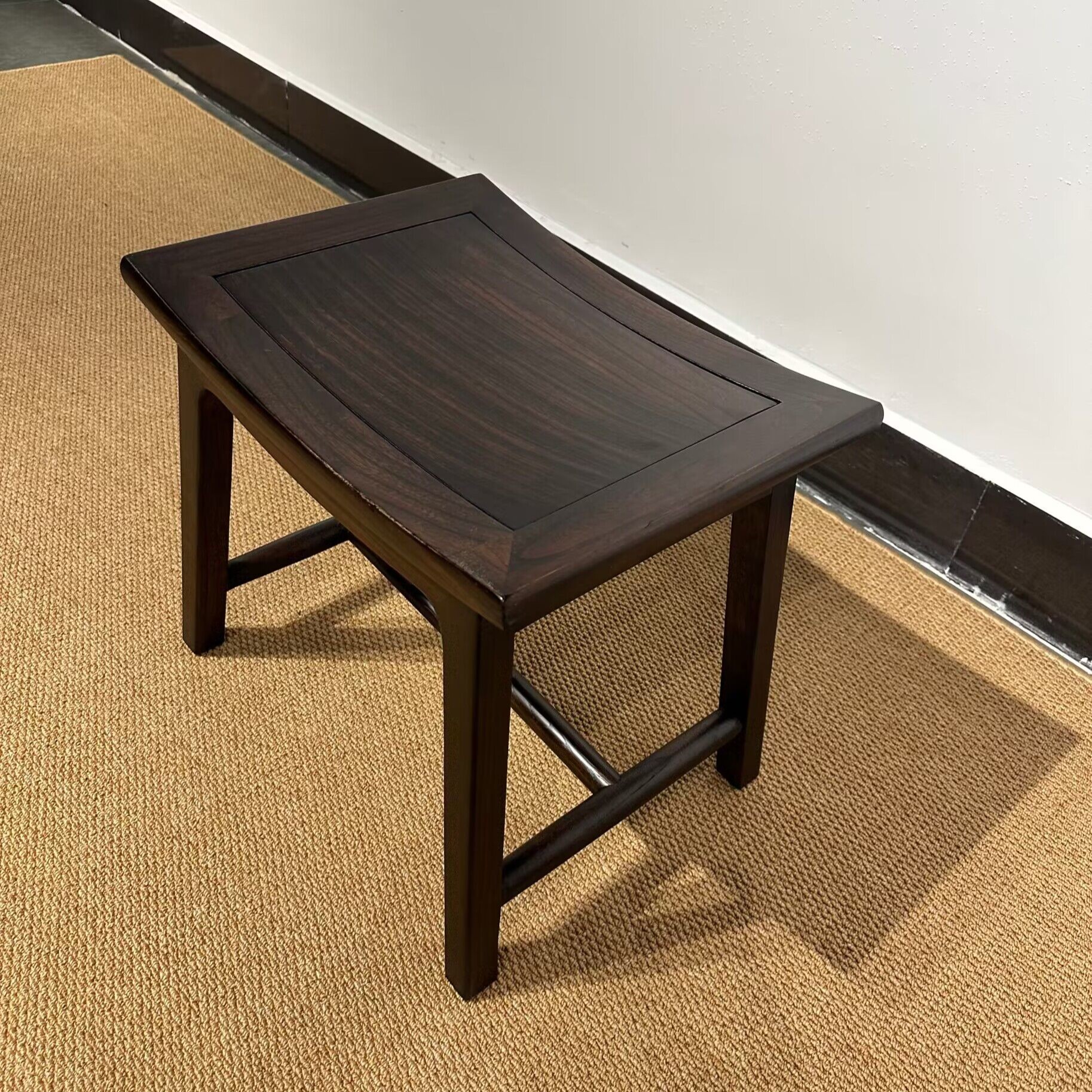 鑫华实木凳子 榆木方凳 小凳禅意