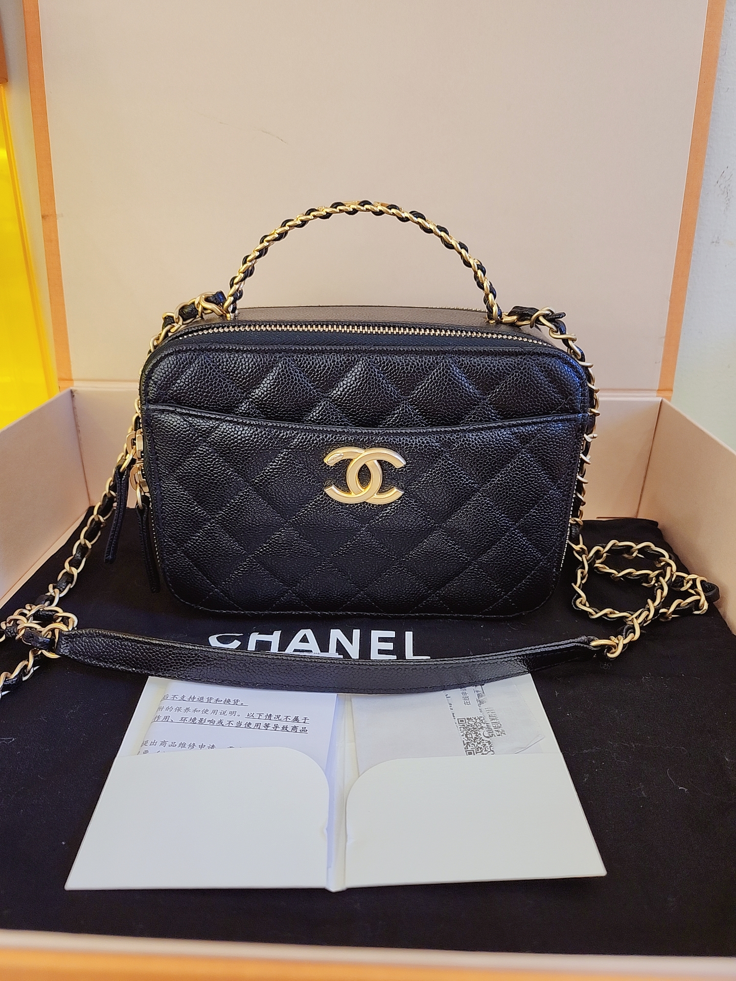 99新 Chanel/香奈儿 99新Chanel黑金 荔枝皮 芯片可以放手机