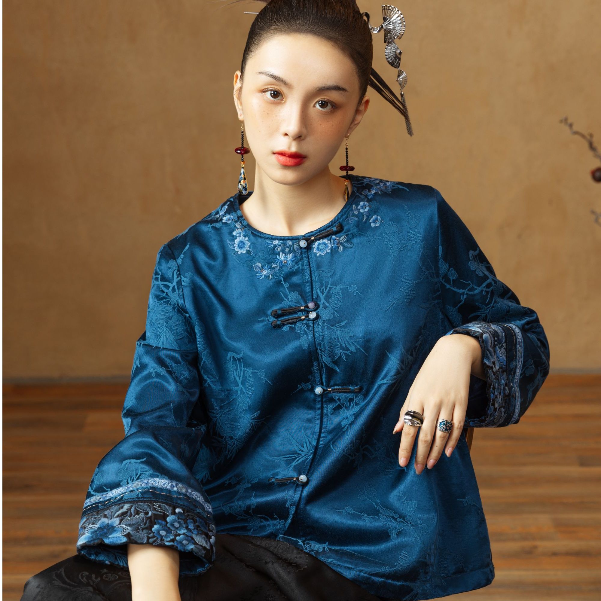 新中式国风气质提花刺绣棉衣短外套上衣24D209