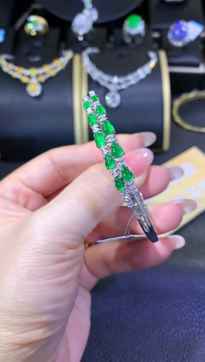 【闪购商品】翡翠手镯18K金镶嵌D8 多样性发货一件