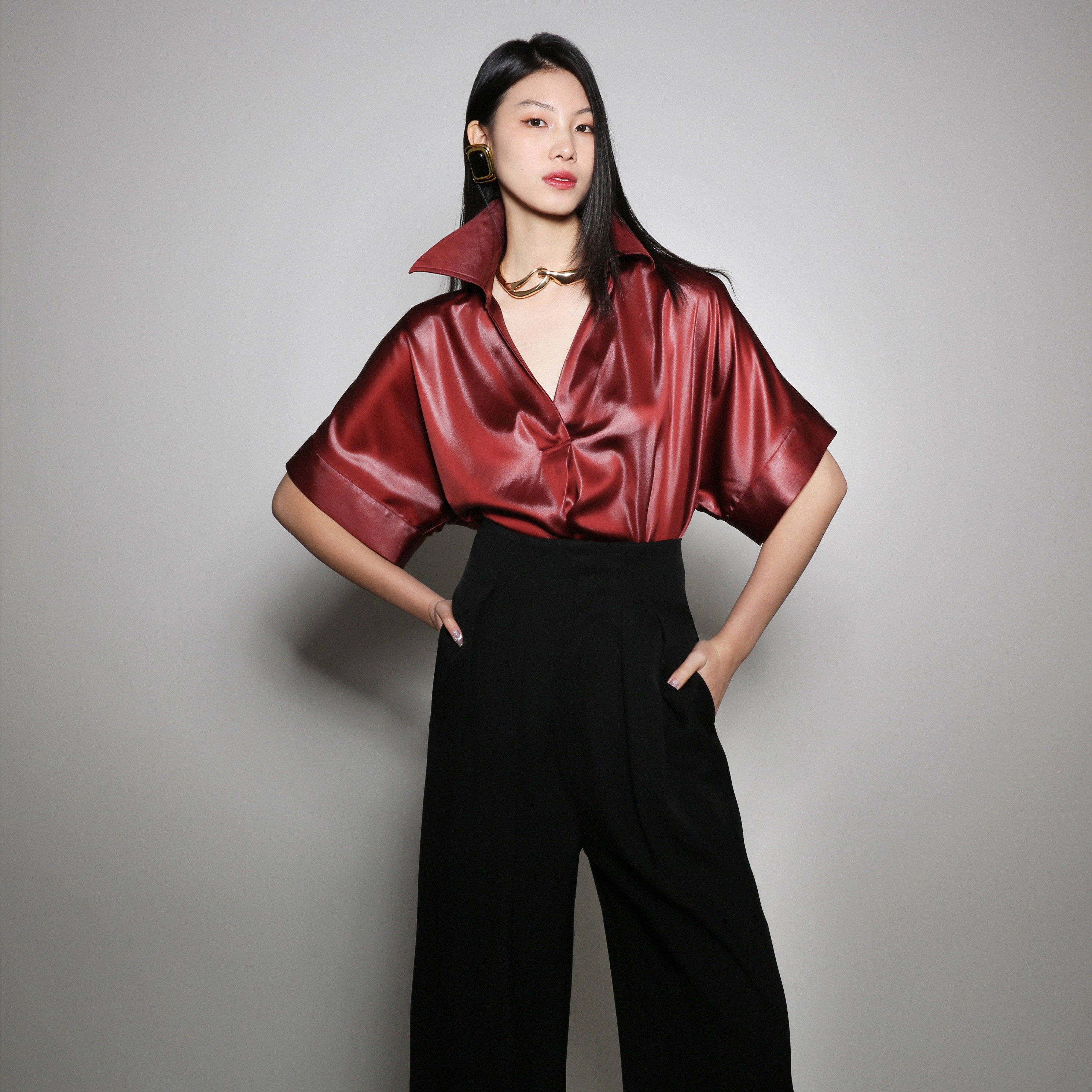 芈莱尤优——夏季新款时尚皮纹亮面翻领短袖衬衫C23-8128