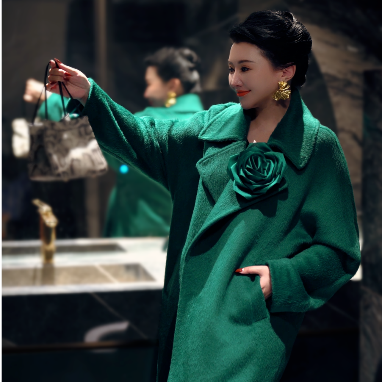 芈莱尤优—松石绿羊驼绒大衣F23—6133