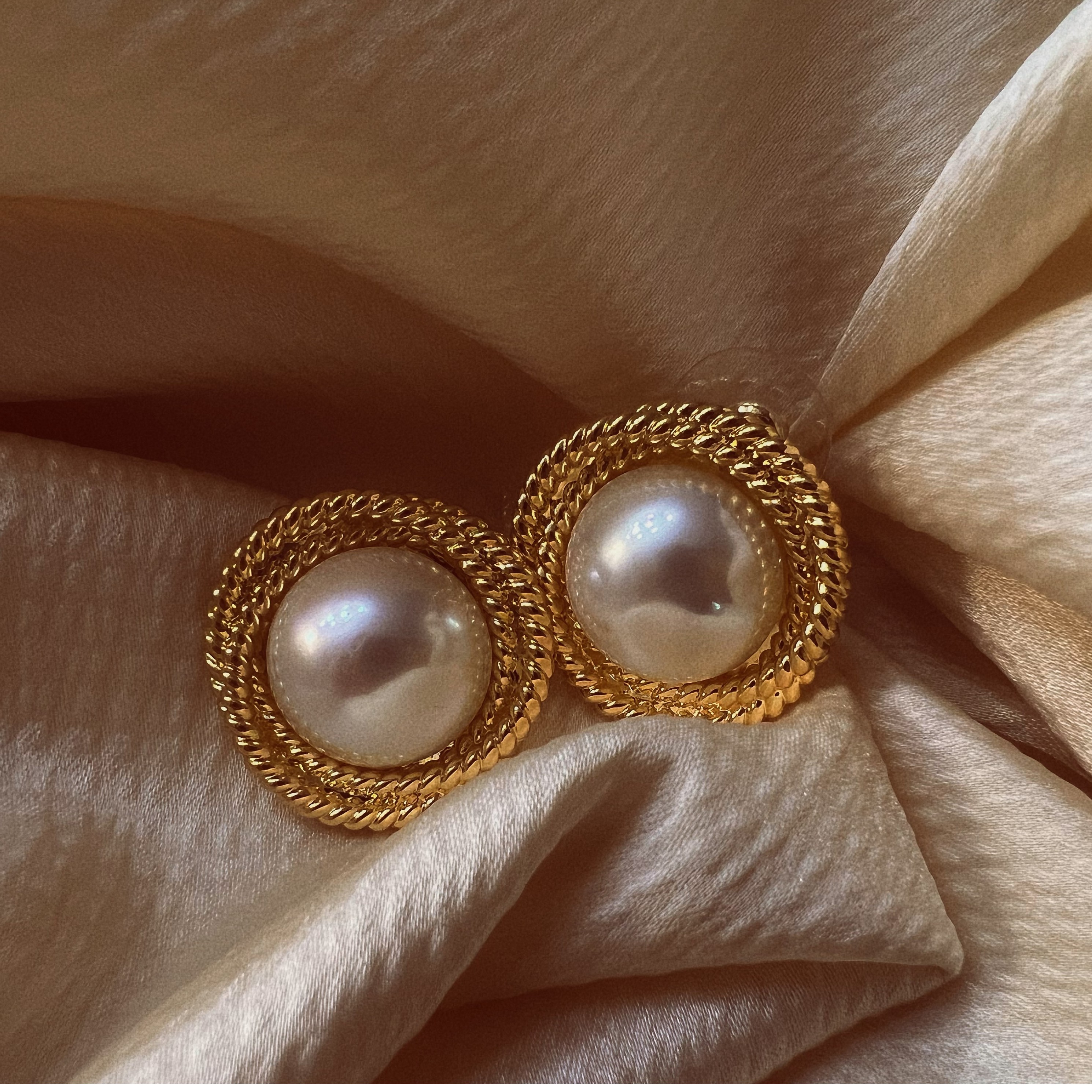 铜合金仿珍珠耳饰 芈莱尤优——复古时尚优雅珍珠白耳钉款