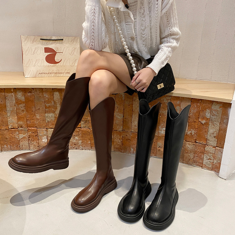 红蜻蜓牌棕色V口长筒靴女粗腿秋冬胖mm大筒围加宽平底显瘦马丁高