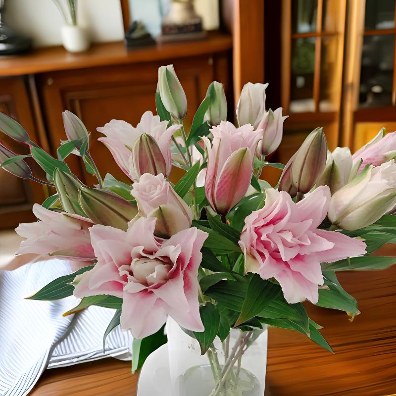 浅粉色云南基地直发新鲜浪漫玫瑰家庭办公室水养花卉鲜花批发百合