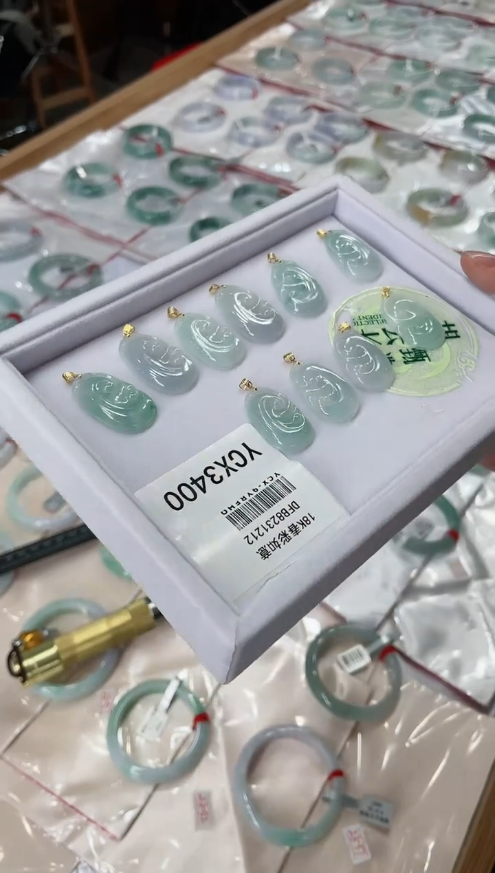 【闪购商品】翡翠颈饰18K金镶嵌春彩如意/多样性发货/发一件