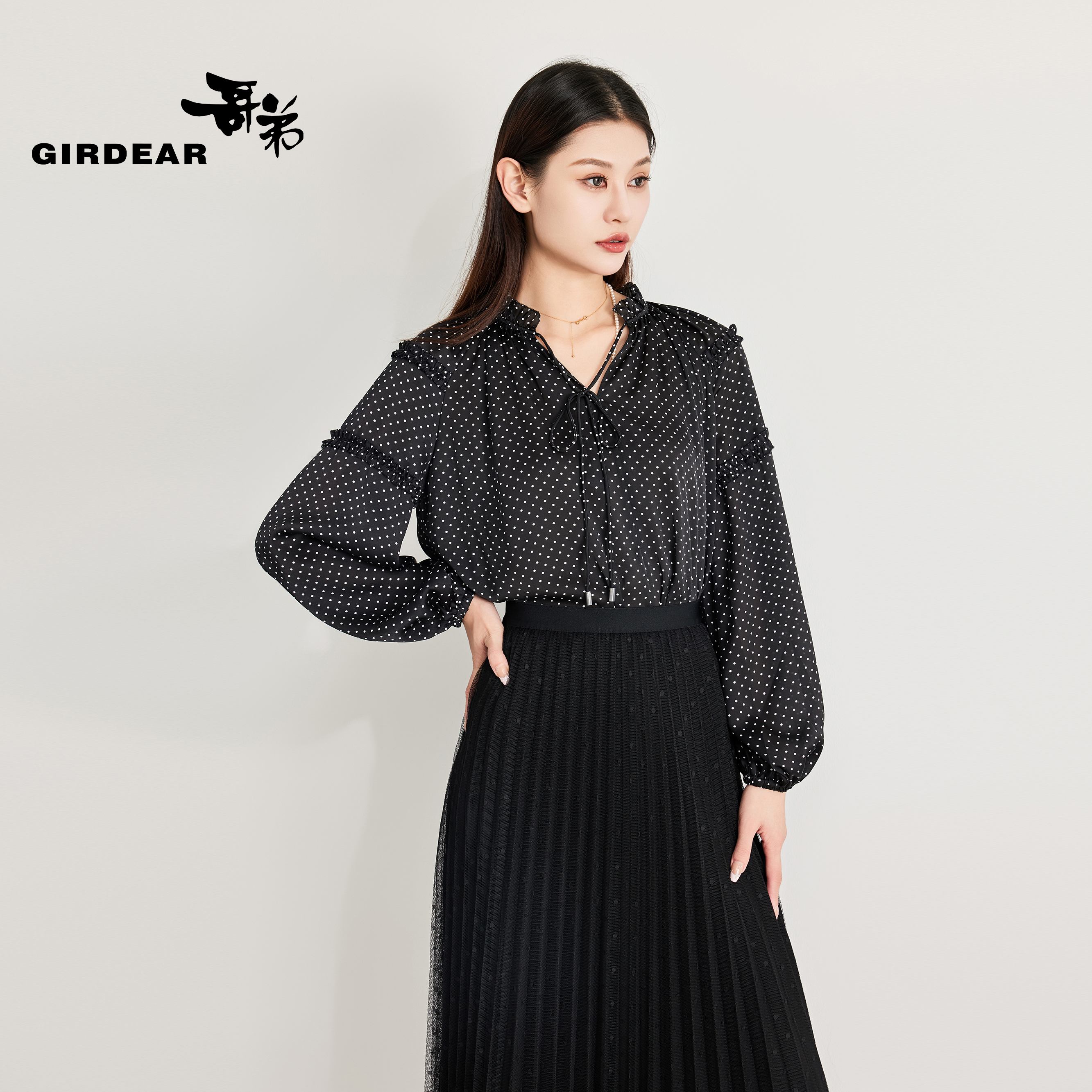 GIRDEAR/哥弟复古波点宽松法式气质抽绳衬衫1300940-N07611-001--