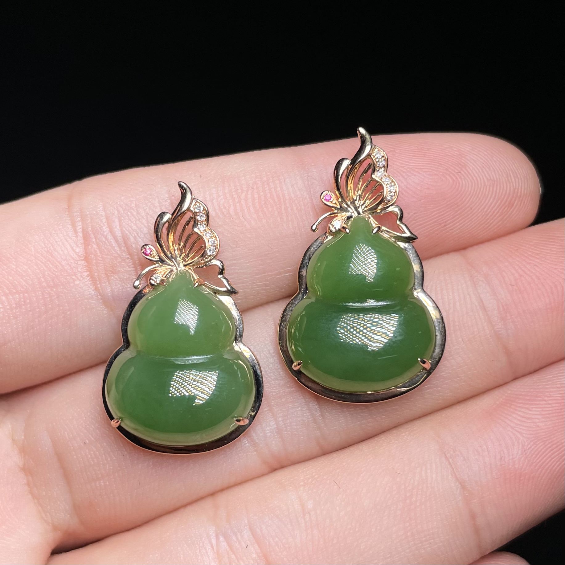 菲菲珠宝好*18K碧玉吊坠-葫芦约15*18mm-多样性发一