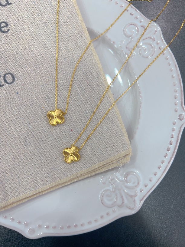 钛钢项链 钛钢项链幸运花送女友高级感轻奢小众不掉色锁骨链