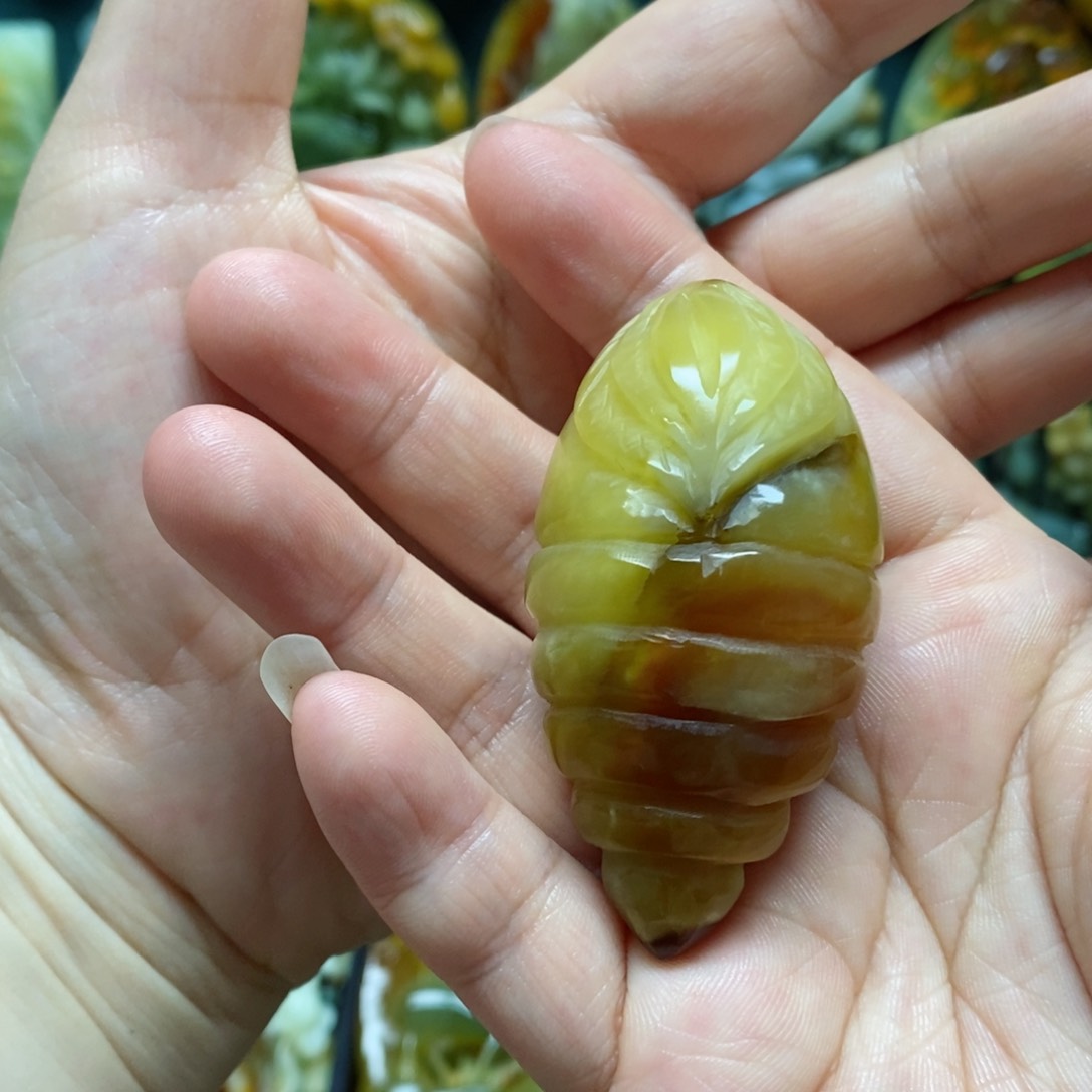 蛇纹石玉手把件未镶嵌