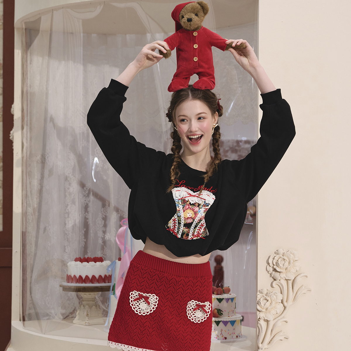 LaceMade大码女装 莓莓布朗尼 学院法式基础黑色卫衣圆领百搭显瘦