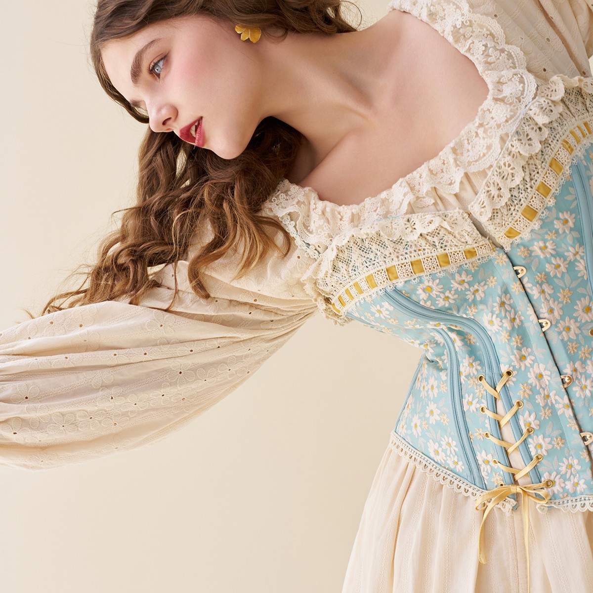 LaceMade大码女装 圣池少女 腰封古典法式公主刺绣上衣
