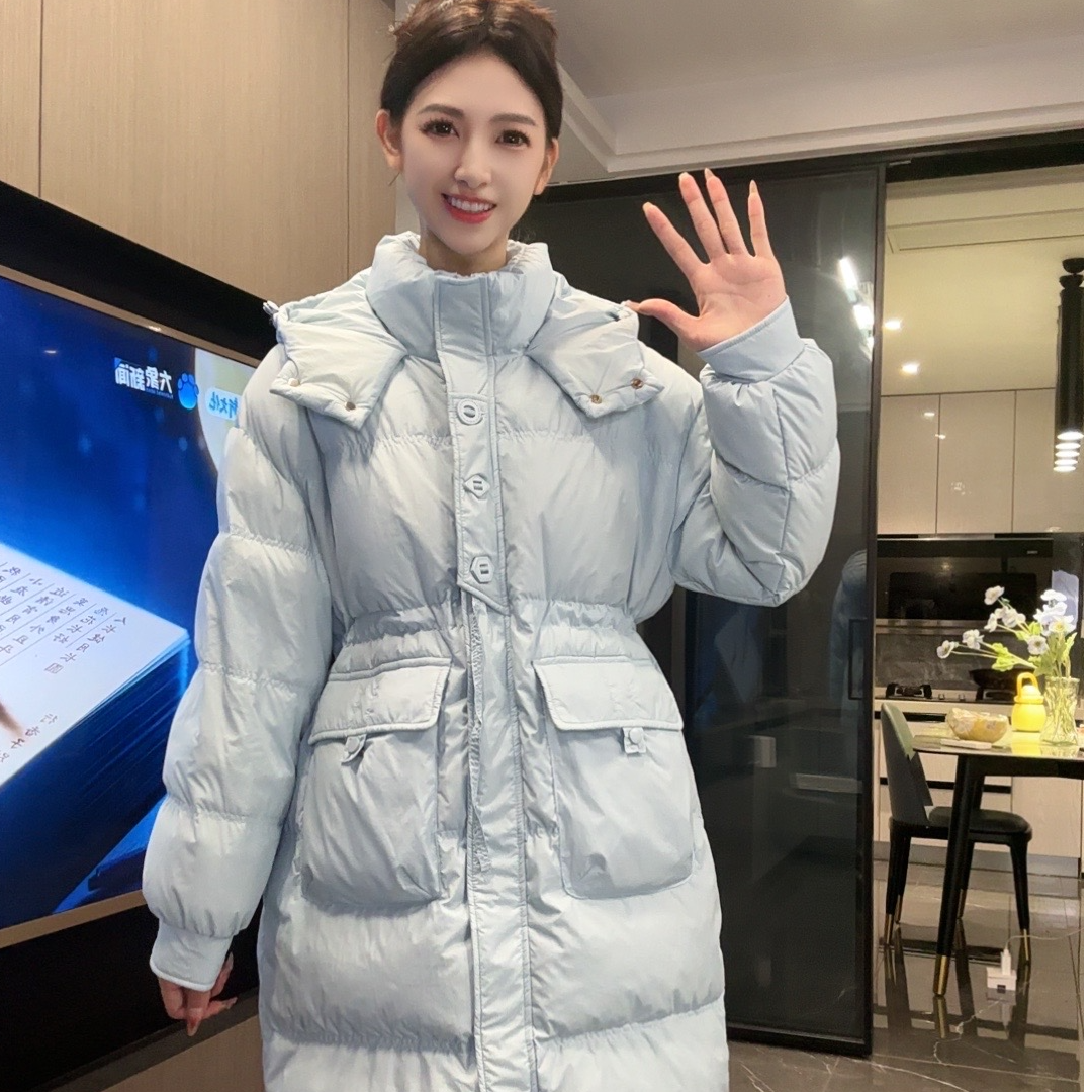 2024年冬季女士时尚保暖收腰短款显瘦加厚羽绒服连帽糖果减龄款