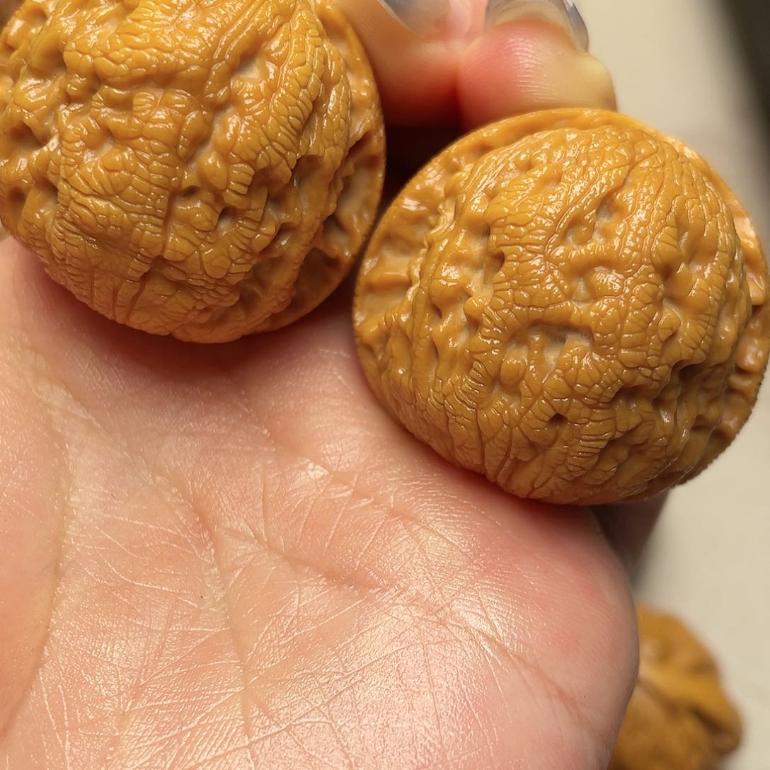 文玩核桃吊坠秦岭野生核桃