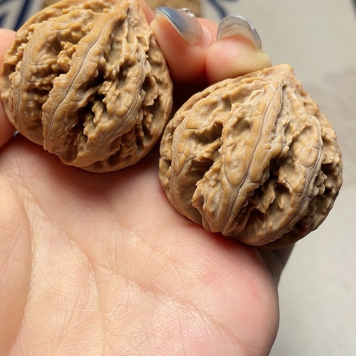 文玩核桃吊坠秦岭野生核桃
