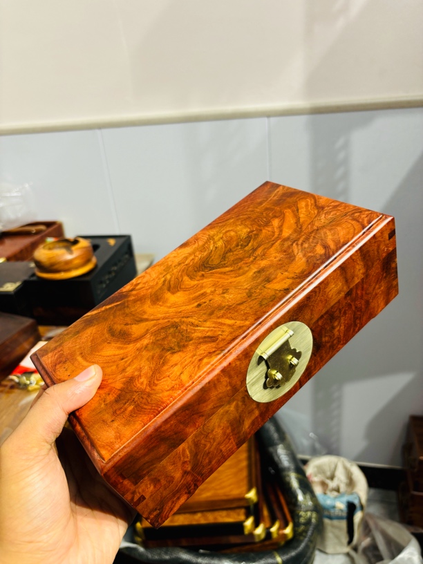 缅甸花梨满纹理独板首饰盒收纳盒