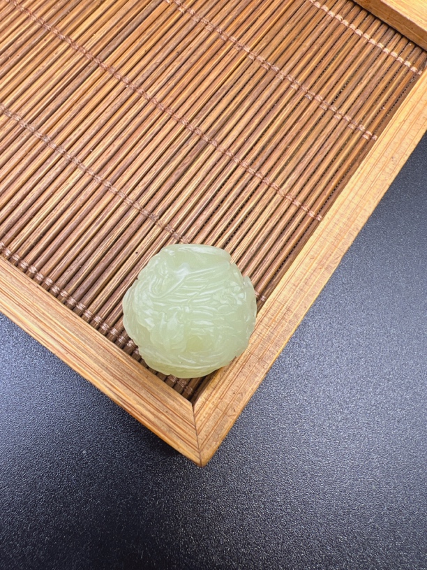 青海黄口料和田玉凤凰牡丹珠雕刻