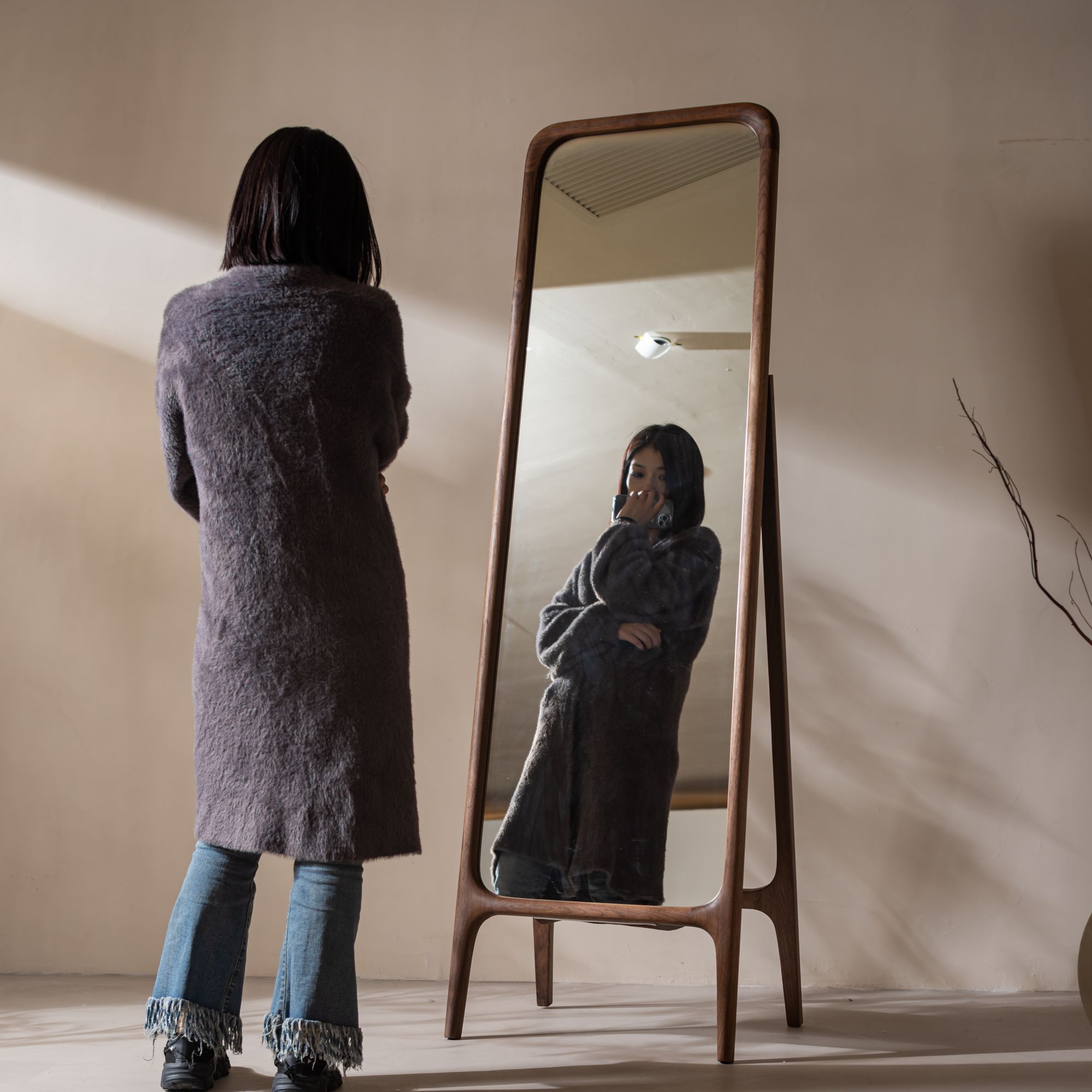 北美黑胡桃木穿衣镜北欧简约实木家用可移动落地镜全身镜卧室家具