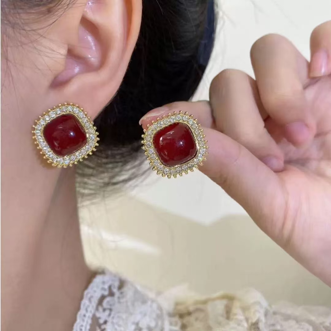 铜合金耳饰 相思红豆几何耳钉时尚百搭轻奢简约个性耳环1127