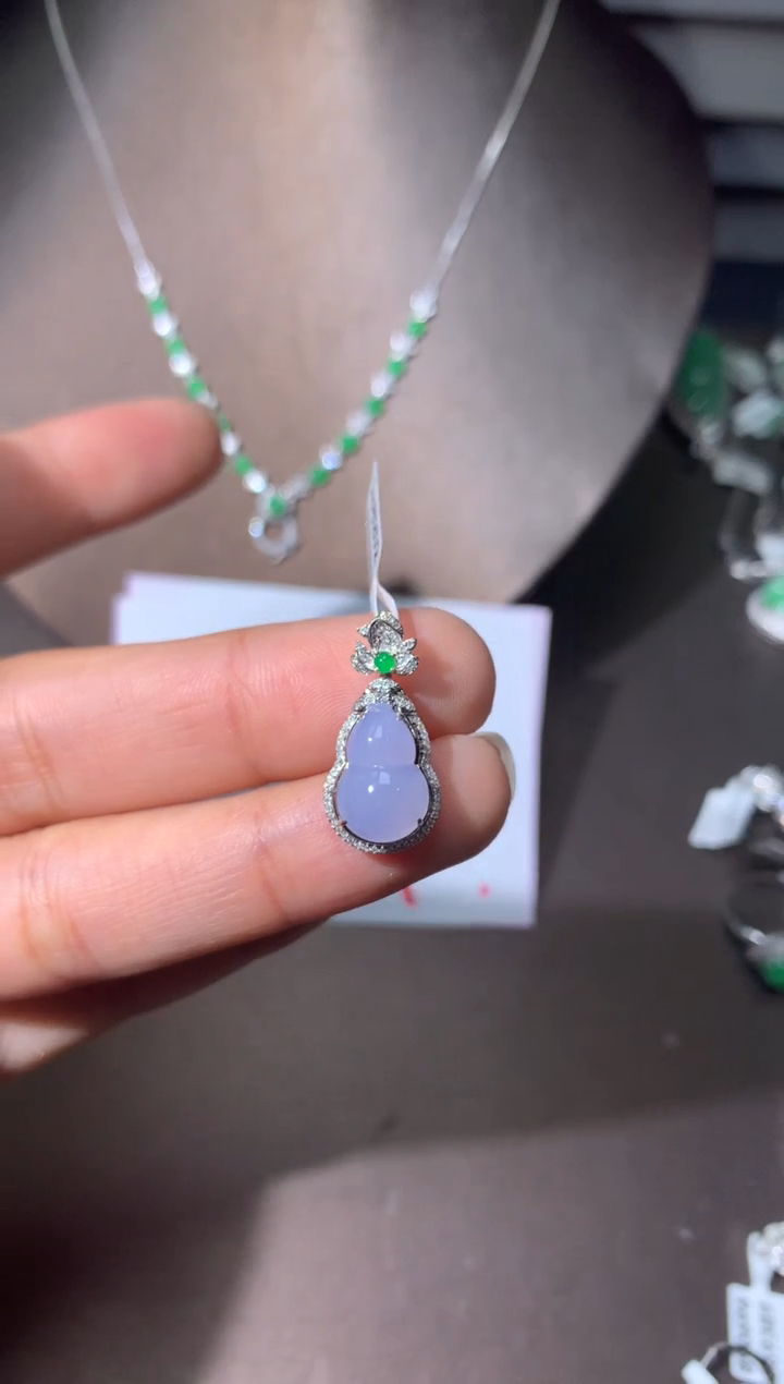 【闪购商品】翡翠吊坠18K金镶嵌葫芦