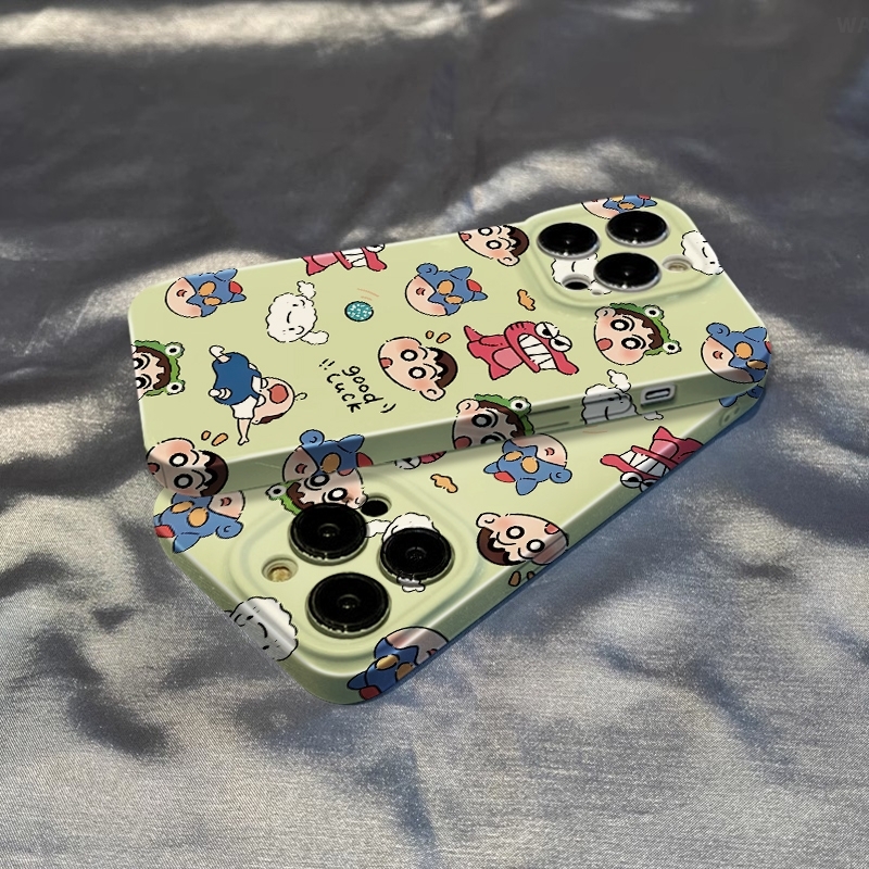绿底满屏蜡笔小新苹果16promax手机壳iPhone15双层14Pro菲林13Plu