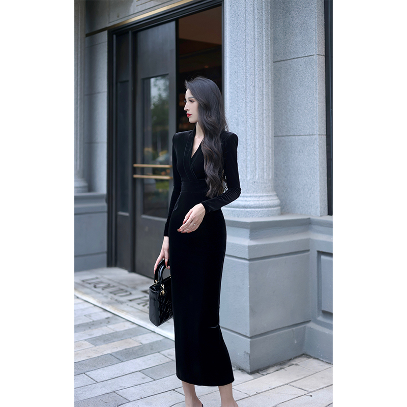 【尤克菲儿】原创设计丝绒中长裙气质轻奢黑色修身名媛V领连衣裙