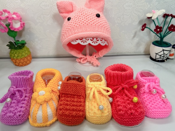 女宝七件套纯手工编织婴儿学步鞋1-12个月新生儿加绒婴幼儿软底