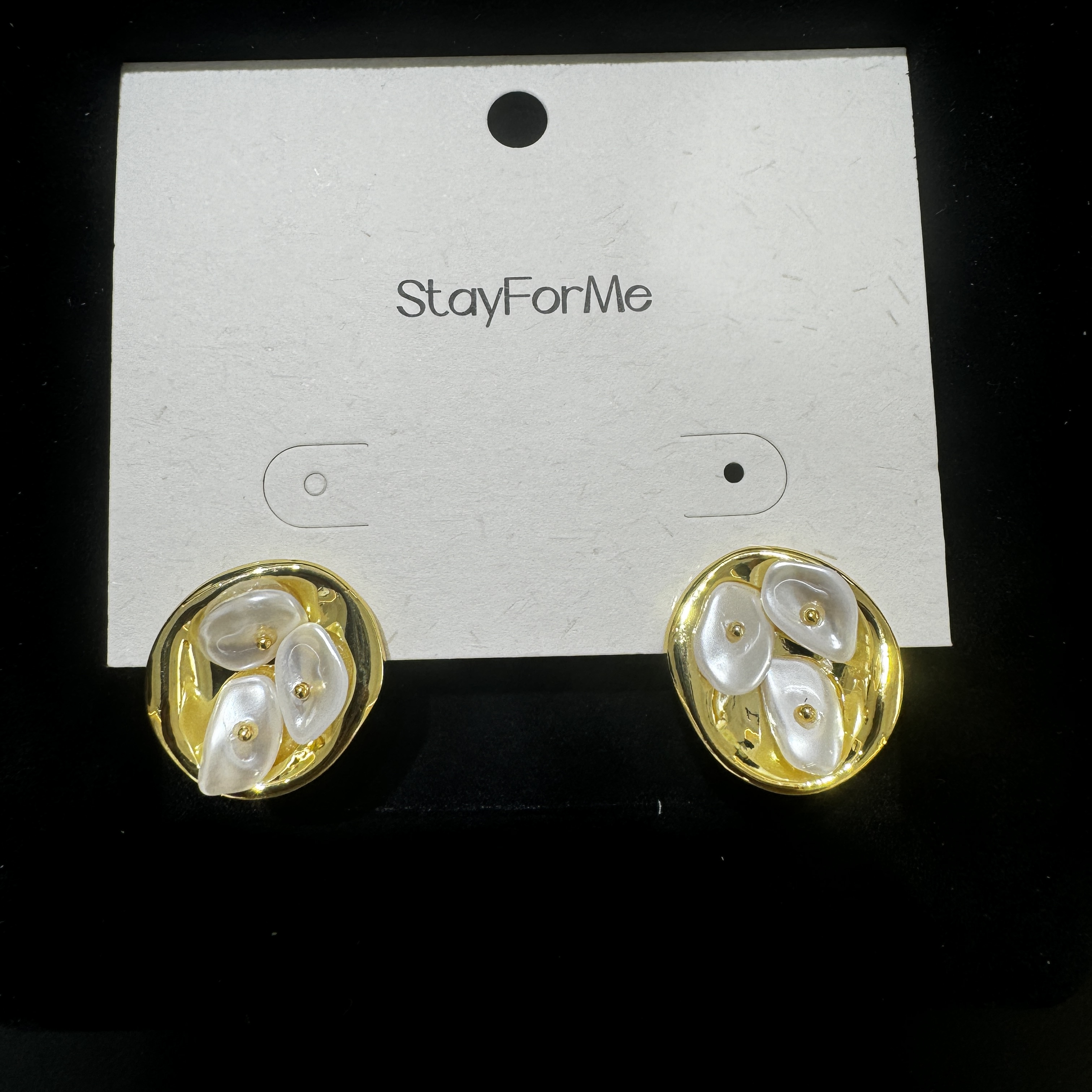 铜合金树脂耳饰 StayForMe-巴洛克珍珠盘轻奢独创圆纽扣耳饰